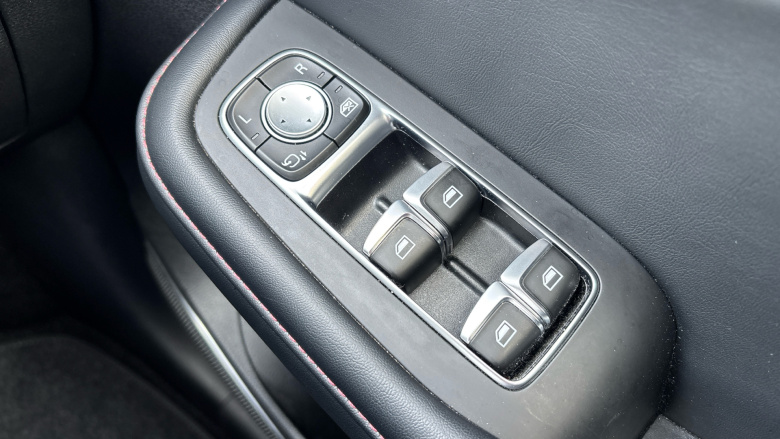 MG Hs 1.5 T-GDI Excite 5dr DCT Petrol Hatchback